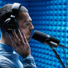 Carica l'immagine nel visualizzatore di Gallery, Shure MV7+ Black