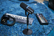 Carica l'immagine nel visualizzatore di Gallery, Shure MV7+ Black