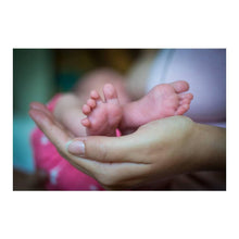 Carica l'immagine nel visualizzatore di Gallery, Copy of Gift Card - Servizio Fotografico New Born - Le Botteghe del Polesine