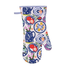 Carica l'immagine nel visualizzatore di Gallery, Guanto da Forno motivo Mediterranean Plates - Le Botteghe del Polesine