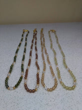 Carica l'immagine nel visualizzatore di Gallery, Collana perline piccole vetro