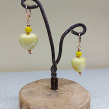 Carica l'immagine nel visualizzatore di Gallery, Orecchini cuore ceramica