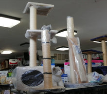 Carica l'immagine nel visualizzatore di Gallery, Tiragraffi Badalona Trixie - Le Botteghe del Polesine