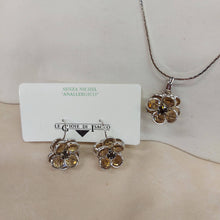 Carica l'immagine nel visualizzatore di Gallery, Parure collana e orecchini Fiore doppio