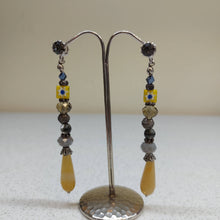Carica l'immagine nel visualizzatore di Gallery, Orecchini lunghi HandMade