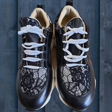 Carica l'immagine nel visualizzatore di Gallery, Sneakers pizzo TWINSET