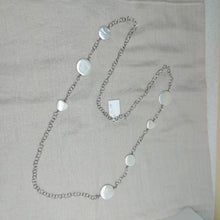 Carica l'immagine nel visualizzatore di Gallery, Collana catena e madreperle miste - ID&M