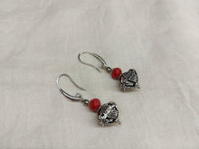 Carica l'immagine nel visualizzatore di Gallery, Orecchini argentone etnico