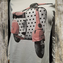 Carica l'immagine nel visualizzatore di Gallery, T-shirt con vespa FRANCO BOMBANA