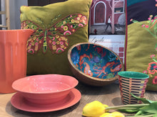 Carica l'immagine nel visualizzatore di Gallery, Piatto Fondo in Melamina Corallo - ID&M