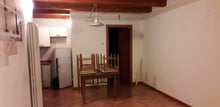 Carica l'immagine nel visualizzatore di Gallery, Appartamento in centro - ID&M