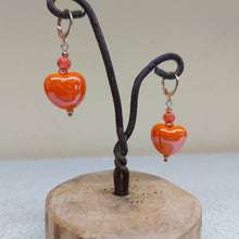 Carica l'immagine nel visualizzatore di Gallery, Orecchini cuore ceramica
