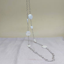 Carica l'immagine nel visualizzatore di Gallery, Collana catena e madreperle miste - ID&M