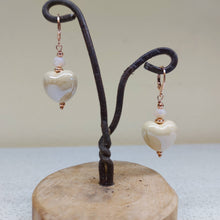 Carica l'immagine nel visualizzatore di Gallery, Orecchini cuore ceramica