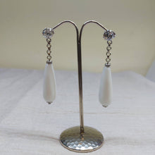 Carica l'immagine nel visualizzatore di Gallery, Orecchini Onice bianco - ID&M