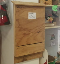 Carica l'immagine nel visualizzatore di Gallery, Casetta per Pipistrelli