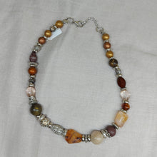 Carica l'immagine nel visualizzatore di Gallery, Collana girocollo mix perle - ID&M