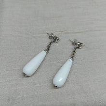 Carica l'immagine nel visualizzatore di Gallery, Orecchini Onice bianco - ID&M
