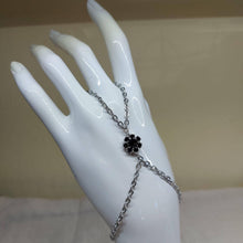 Carica l'immagine nel visualizzatore di Gallery, Baciamano - ID&M