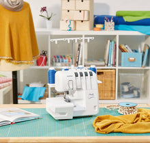 Carica l'immagine nel visualizzatore di Gallery, Macchina Taglia e cuci Brother 2104D - ID&M