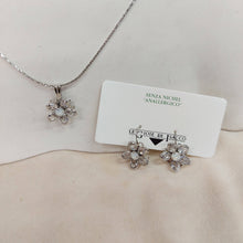 Carica l'immagine nel visualizzatore di Gallery, Parure collana e orecchini Fiore semplice