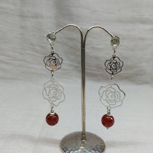 Carica l'immagine nel visualizzatore di Gallery, Orecchini doppia Camelia - ID&M