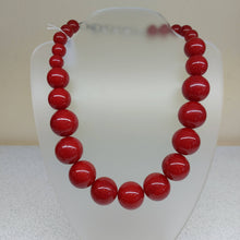Carica l'immagine nel visualizzatore di Gallery, Collana Resina Rosso