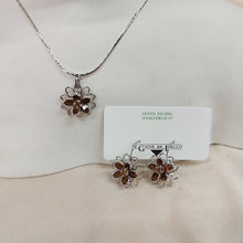 Carica l'immagine nel visualizzatore di Gallery, Parure collana e orecchini Fiore semplice
