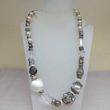 Carica l'immagine nel visualizzatore di Gallery, Collana girocollo mix perle - ID&M
